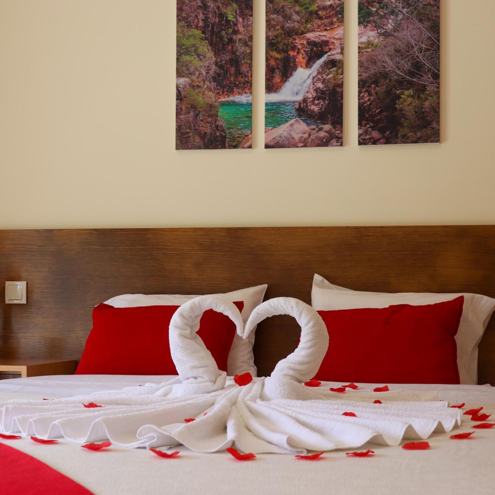 Outeiro Do Moinho Bed & Breakfast คัมโปดูเชเรส ภายนอก รูปภาพ